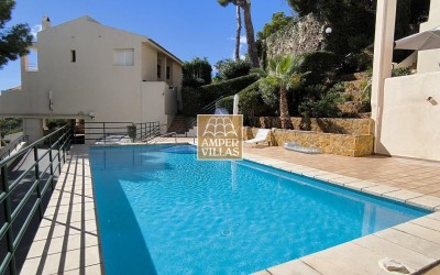 A beautiful bungalow located next to the Altea Golf Club.